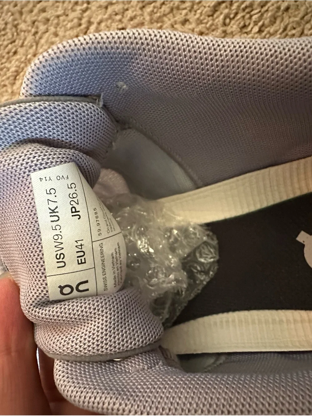 On Running Cloud 5 Women’s Size W9.5 color Heather/Fossil